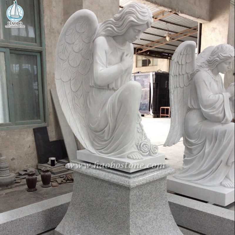 Anıt için beyaz mermer diz çökmüş dua melek heykeli
